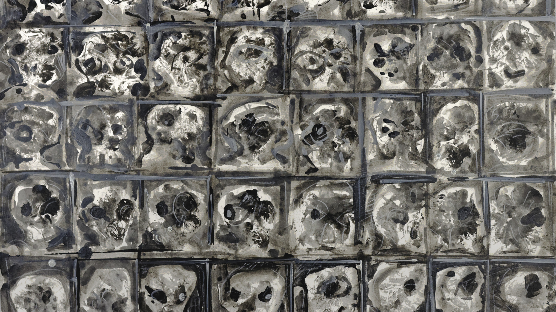 Rysunek czarną farba na papierze, kartka podzielona na niewielkie kwadraty, w każdym z nich abstrakcyjna forma, w niektórych przypominająca niewyraźną twarz
