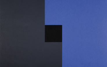 Kwadrat złożony z dwóch kolorów: czarnego i niebieskiego na środku czarny kwadrat